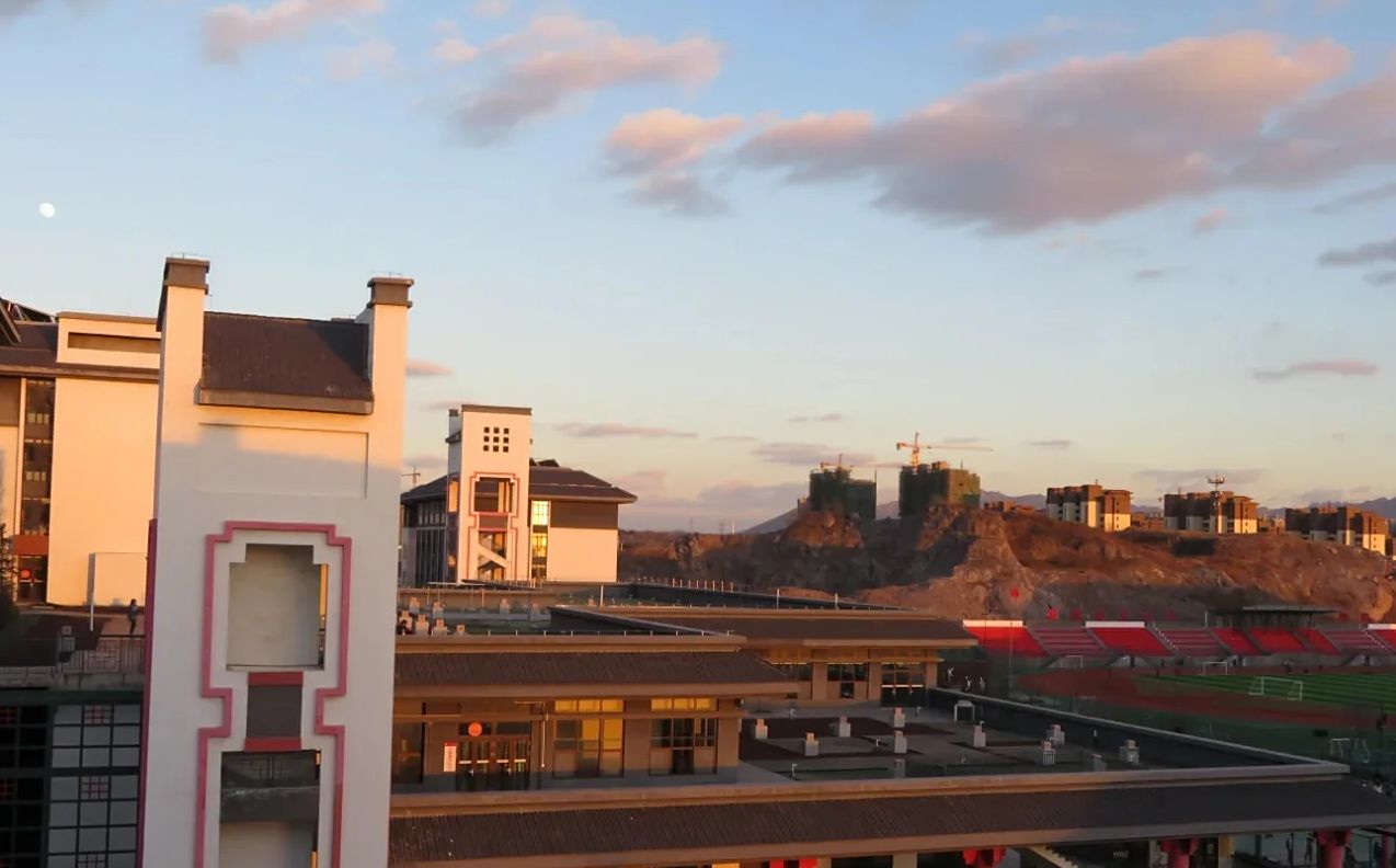 青島市實驗高級中學是公立還是私立,是重點中學嗎？