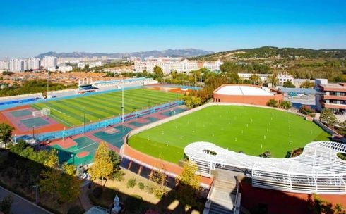 山東省青島第六十八中學(xué)是公立還是私立,是重點(diǎn)中學(xué)嗎？