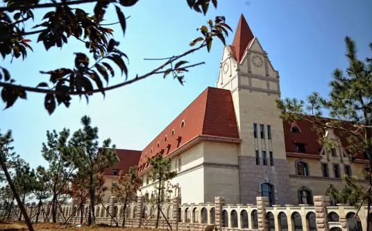 青島中學(xué)簡介概況（建校歷史、地址、師資、校訓(xùn)、環(huán)境）