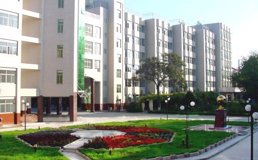 山東省實驗中學(xué)簡介概況（建校歷史、地址、師資、校訓(xùn)、環(huán)境）