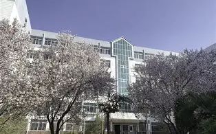 山東省濟(jì)南第九中學(xué)是公立還是私立,是重點(diǎn)中學(xué)嗎？