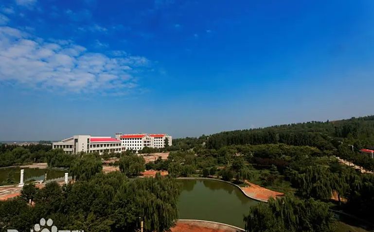 章丘市第一中學(xué)是公立還是私立,是重點中學(xué)嗎？