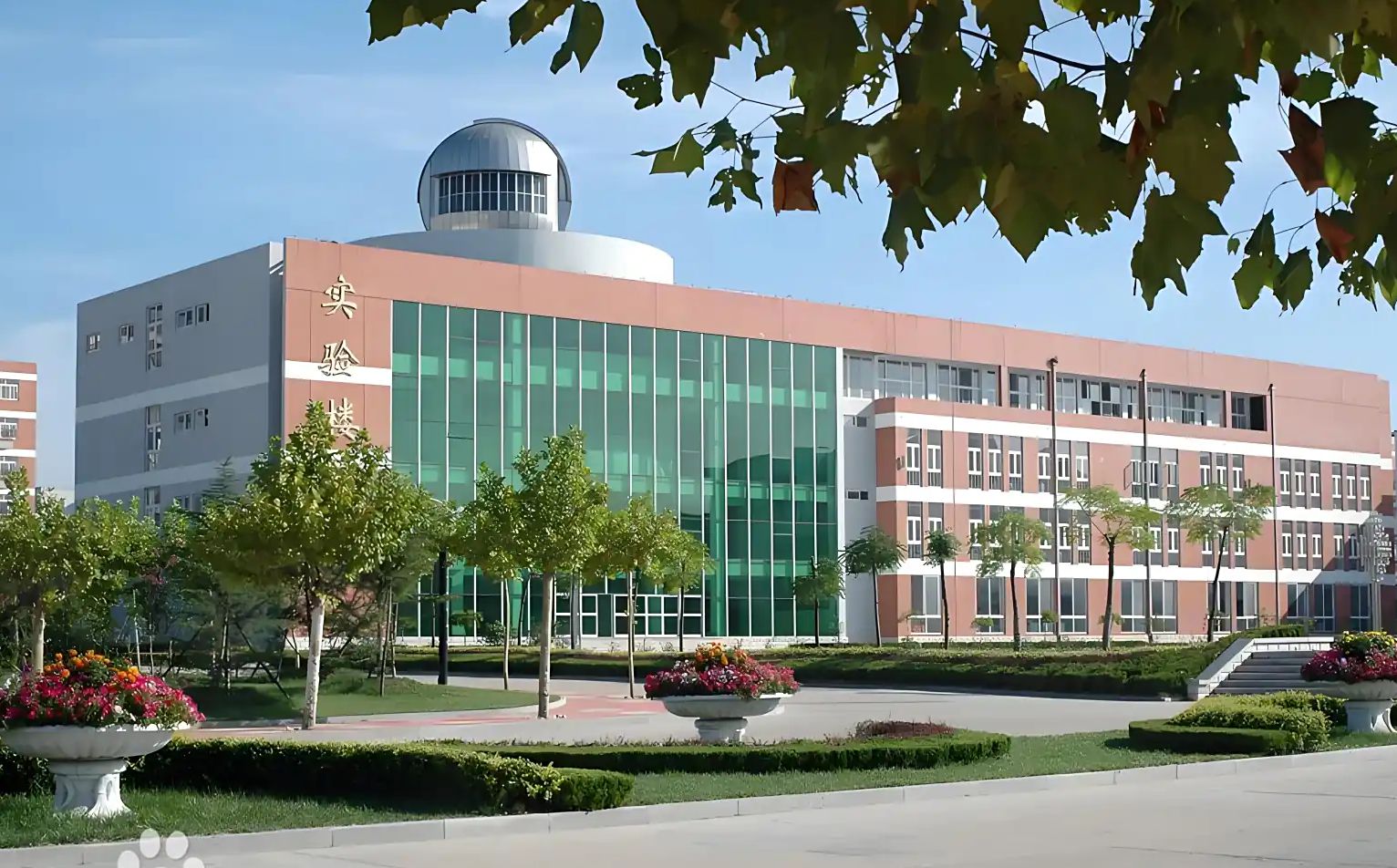 膠南第一高級(jí)中學(xué)校區(qū)在哪_在什么區(qū)？