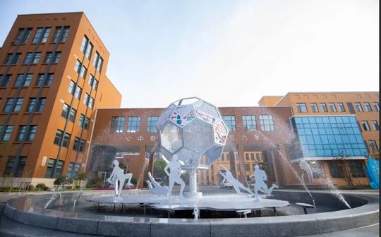 青島市城陽第二高級中學(xué)是公立還是私立,是重點中學(xué)嗎？