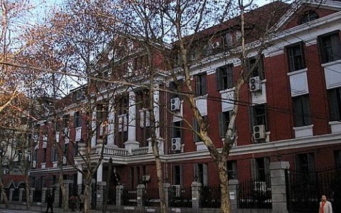 武漢市第十九中學(xué)簡介概況（建校歷史、地址、師資、校訓(xùn)、環(huán)境）