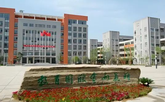 武漢市常青第一中學(xué)簡(jiǎn)介概況（建校歷史、地址、師資、校訓(xùn)、環(huán)境）