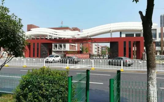 武漢市第三中學(xué)簡(jiǎn)介概況（建校歷史、地址、師資、校訓(xùn)、環(huán)境）