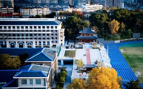 湖北省武昌實驗中學(xué)是公立還是私立,是重點中學(xué)嗎？