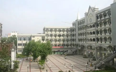 武漢市第十五中學(xué)簡介概況（建校歷史、地址、師資、校訓(xùn)、環(huán)境）