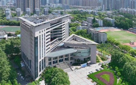 湖北大學附屬中學簡介概況（建校歷史、地址、師資、校訓、環(huán)境）