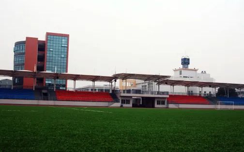 武漢市吳家山中學(xué)簡介概況（建校歷史、地址、師資、校訓(xùn)、環(huán)境）