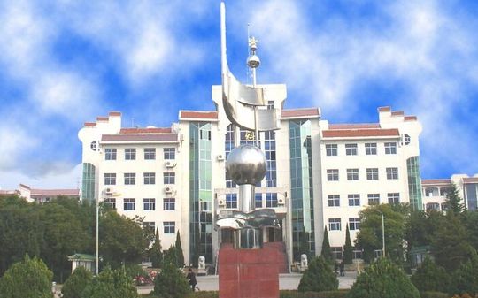 武漢市新洲區(qū)第一中學(xué)校區(qū)在哪_在什么區(qū)？