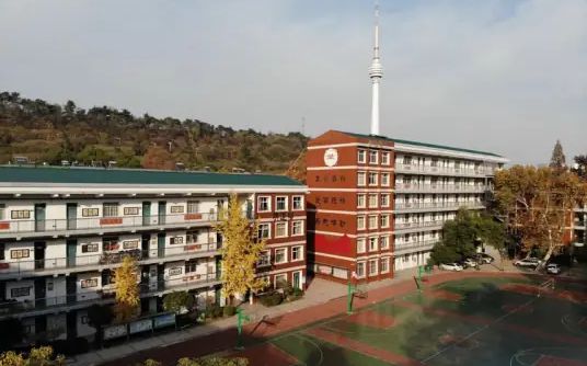 武漢市弘橋中學簡介概況（建校歷史、地址、師資、校訓、環(huán)境）