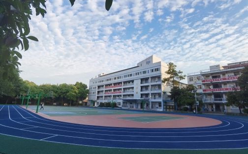 武昌文華中學(xué)簡(jiǎn)介概況（建校歷史、地址、師資、校訓(xùn)、環(huán)境）