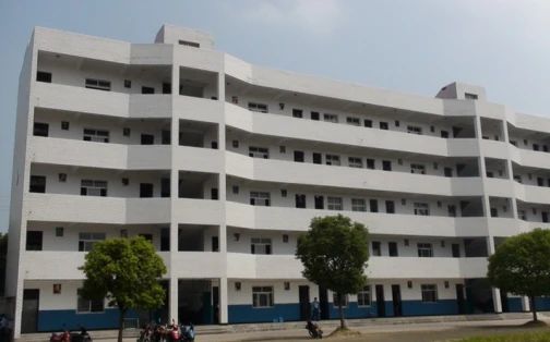 武漢市新洲區(qū)城關(guān)高級(jí)中學(xué)簡(jiǎn)介概況（建校歷史、地址、師資、校訓(xùn)、環(huán)境）