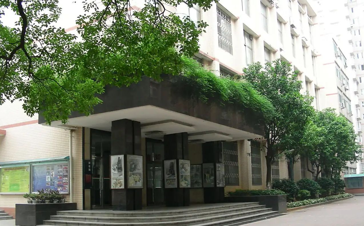 長沙市第十一中學(xué)簡介概況（建校歷史、地址、師資、校訓(xùn)、環(huán)境）