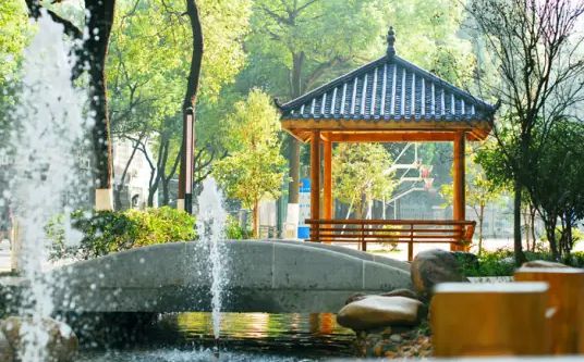 長沙市第十五中學(xué)簡介概況（建校歷史、地址、師資、校訓(xùn)、環(huán)境）