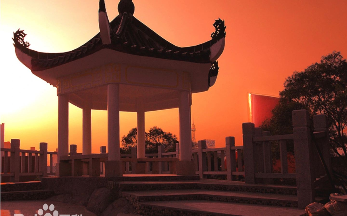 福建省廈門第一中學(xué)簡介概況（建校歷史、地址、師資、校訓(xùn)、環(huán)境）