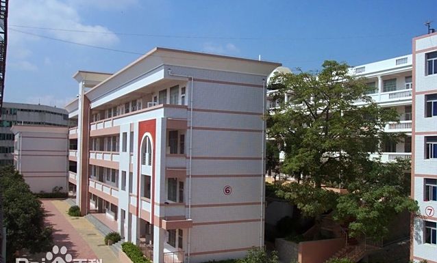 廈門(mén)市第三中學(xué)簡(jiǎn)介概況（建校歷史、地址、師資、校訓(xùn)、環(huán)境）