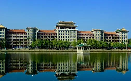 福建省廈門集美中學有幾個校區(qū)_分別在哪？