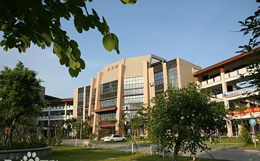 福建省廈門第二中學(xué)在廈門的排名第幾,屬于什么檔次？