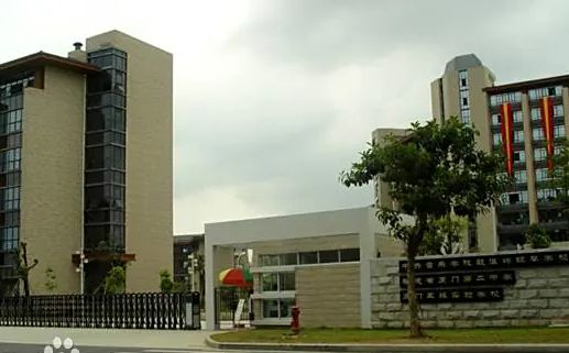 福建省廈門第二中學(xué)有幾個校區(qū)_分別在哪？