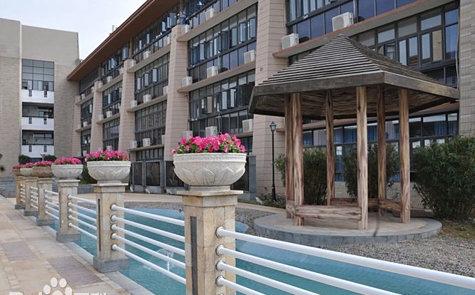 福建省廈門第二中學是公立還是私立,是重點中學嗎？