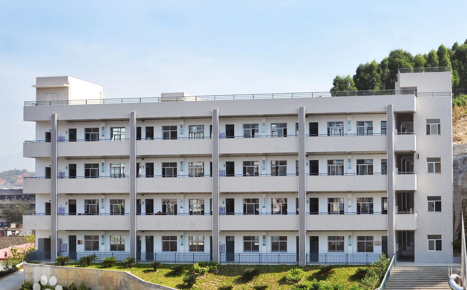 福建省長(zhǎng)樂高級(jí)中學(xué)簡(jiǎn)介概況（建校歷史、地址、師資、校訓(xùn)、環(huán)境）