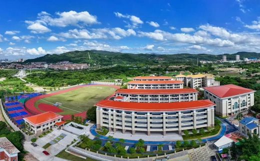 廈門海滄實(shí)驗(yàn)中學(xué)校區(qū)在哪_在哪個(gè)區(qū)？