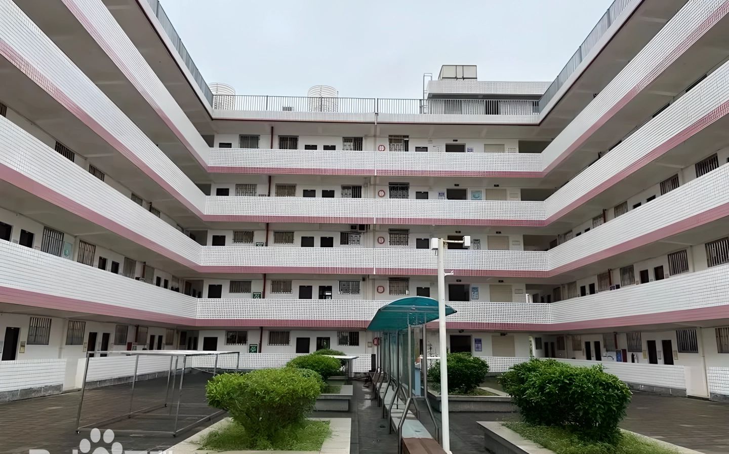 廈門市第二外國語學校是公立還是私立,是重點中學嗎？