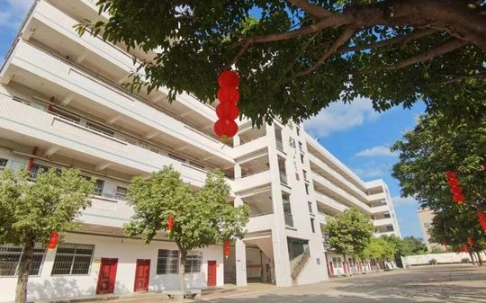 廈門市同安實驗中學(xué)是公立還是私立,是重點中學(xué)嗎？