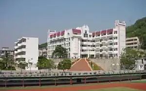 廈門市華僑中學是公立還是私立,是重點中學嗎？