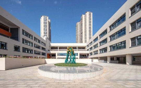 廈門市禾山中學(xué)是公立還是私立,是重點中學(xué)嗎？