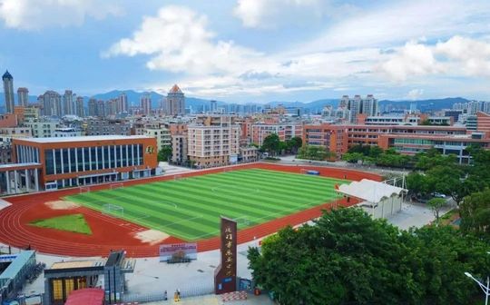 廈門(mén)市樂(lè)安中學(xué)是公立還是私立,是重點(diǎn)中學(xué)嗎？