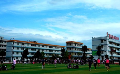 廈門市五顯中學(xué)簡介概況（建校歷史、地址、師資、校訓(xùn)、環(huán)境）