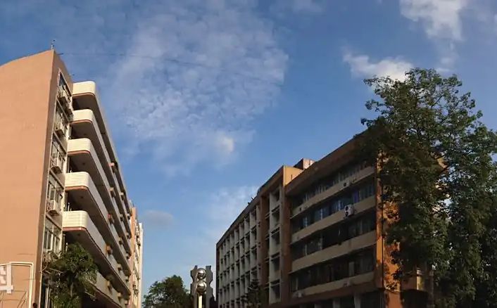 福建師范大學(xué)附屬中學(xué)是公立還是私立,是重點(diǎn)中學(xué)嗎？