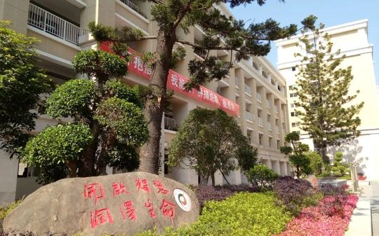 福建省福州屏東中學(xué)簡(jiǎn)介概況（建校歷史、地址、師資、校訓(xùn)、環(huán)境）