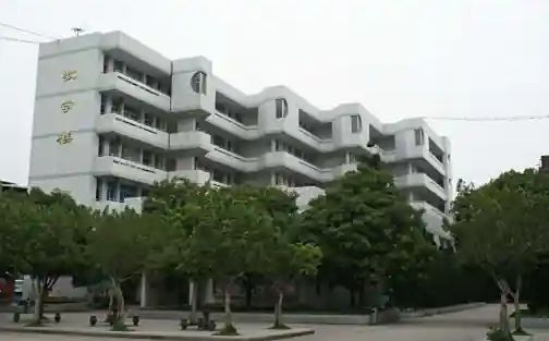 福建省福州華僑中學(xué)簡介概況（建校歷史、地址、師資、校訓(xùn)、環(huán)境）