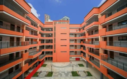 深圳市龍城高級中學(xué)簡介概況（建校歷史、地址、師資、校訓(xùn)、環(huán)境）