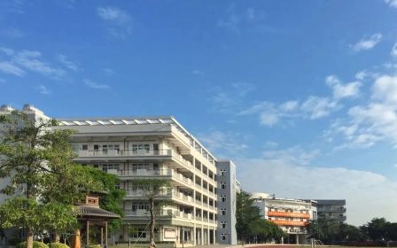 深圳市新安中學(xué)簡(jiǎn)介概況（建校歷史、地址、師資、校訓(xùn)、環(huán)境）