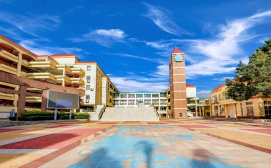 深圳市松崗中學(xué)簡介概況（建校歷史、地址、師資、校訓(xùn)、環(huán)境）