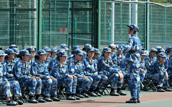 初中軍訓(xùn)有哪些內(nèi)容,初一新生軍訓(xùn)都有什么項(xiàng)目